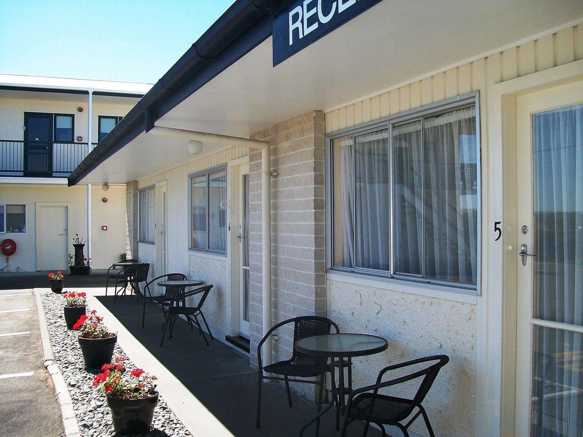 Cedar Court Motel Napier Buitenkant foto