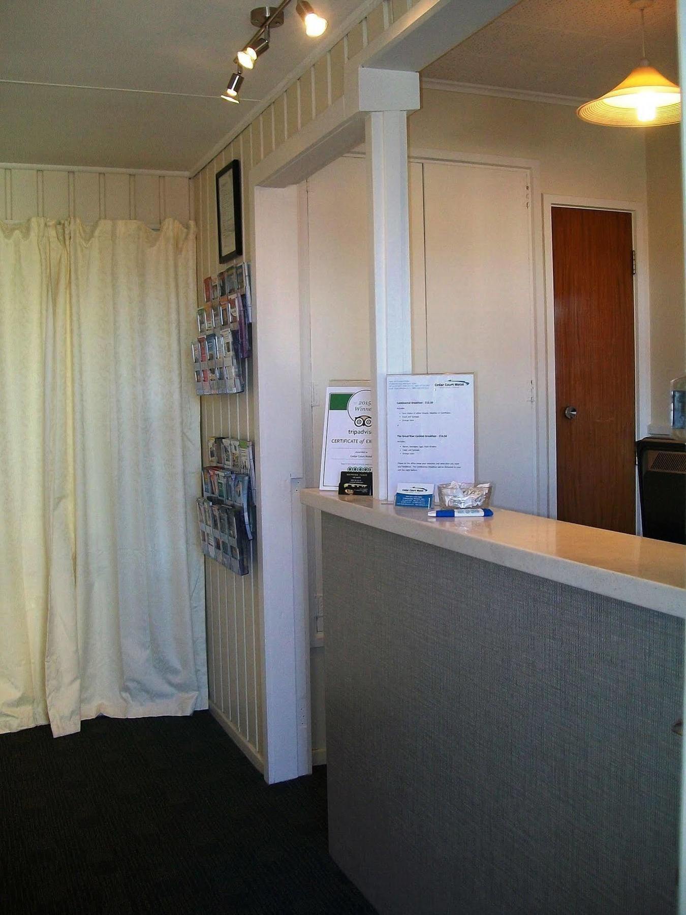 Cedar Court Motel Napier Buitenkant foto