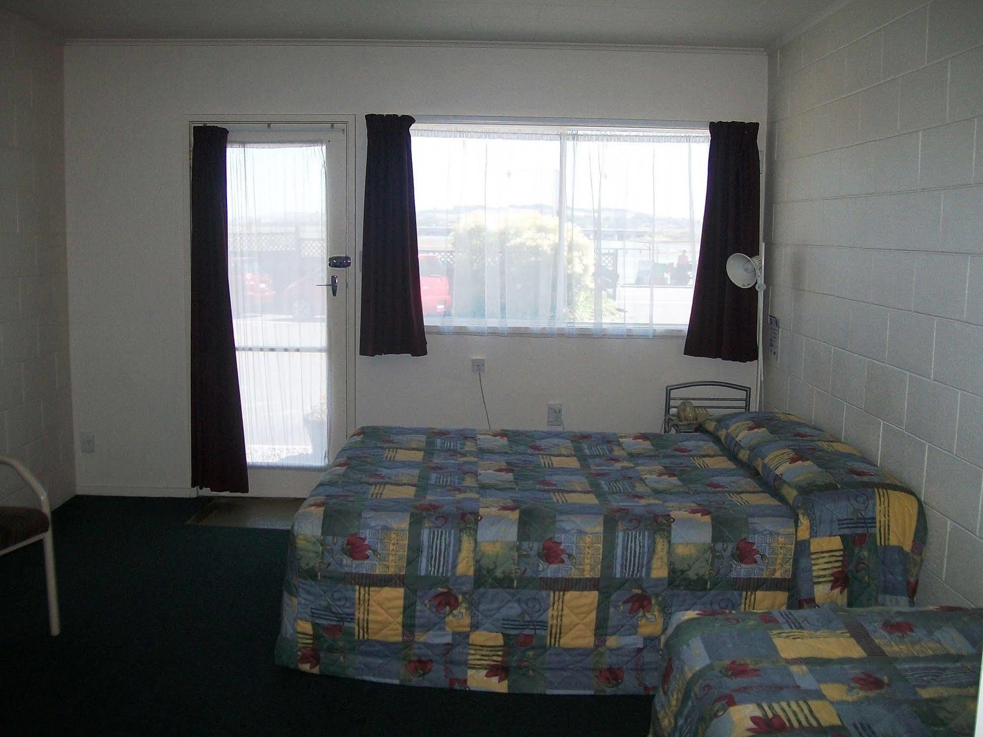 Cedar Court Motel Napier Buitenkant foto