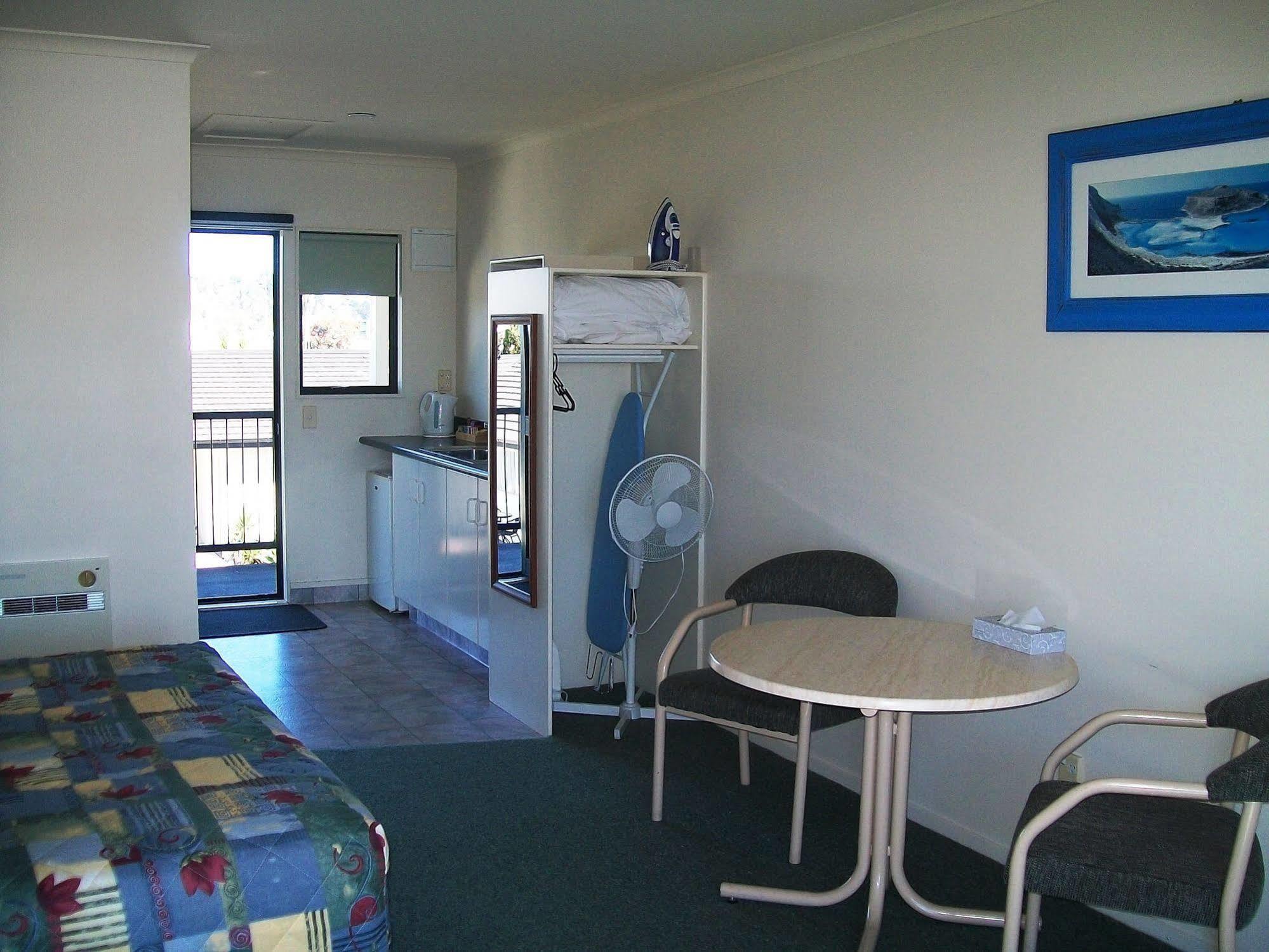 Cedar Court Motel Napier Buitenkant foto