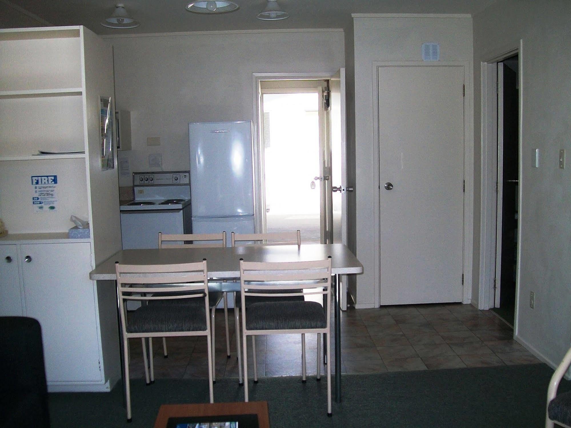 Cedar Court Motel Napier Buitenkant foto